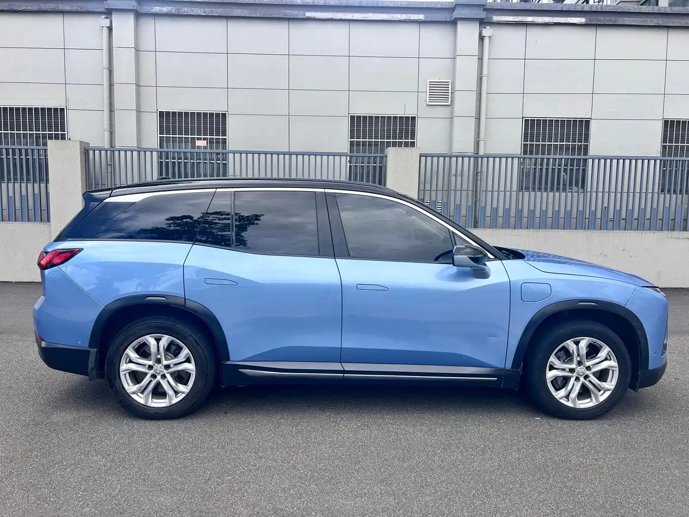 NIO ES8 2018 2018 355KM Base Model 7-Seater Version