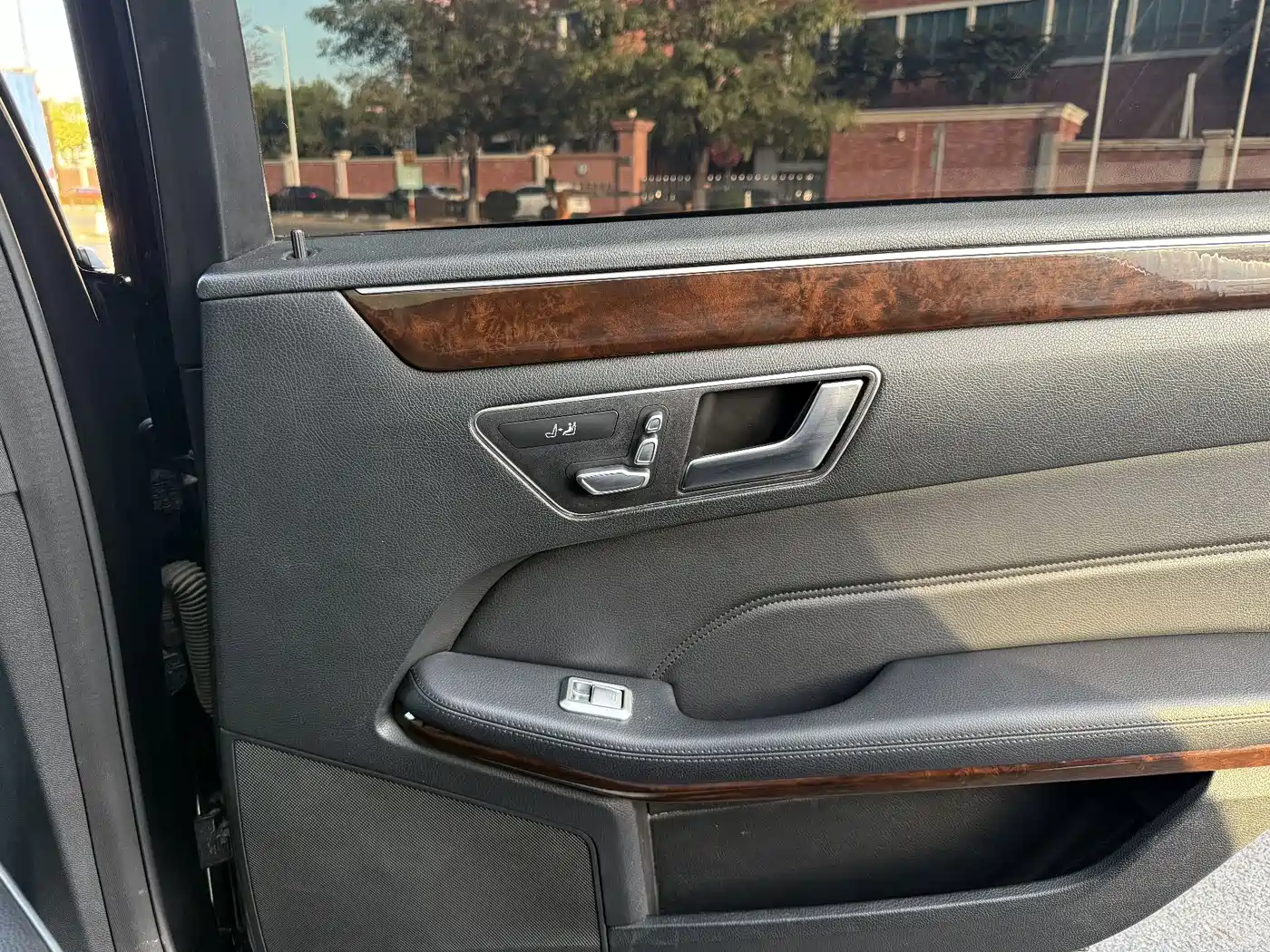 Mercedes-Benz E-Class 2015 E 260 L фото 19