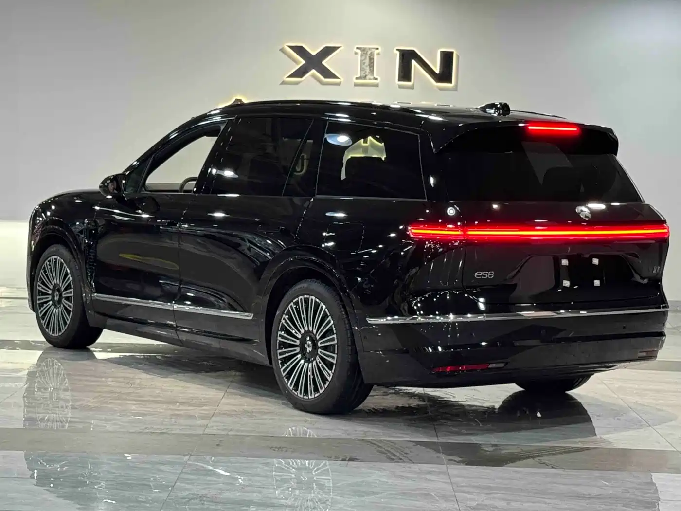 NIO ES8 2026 2025 Model 6-Seat Executive Luxury Edition