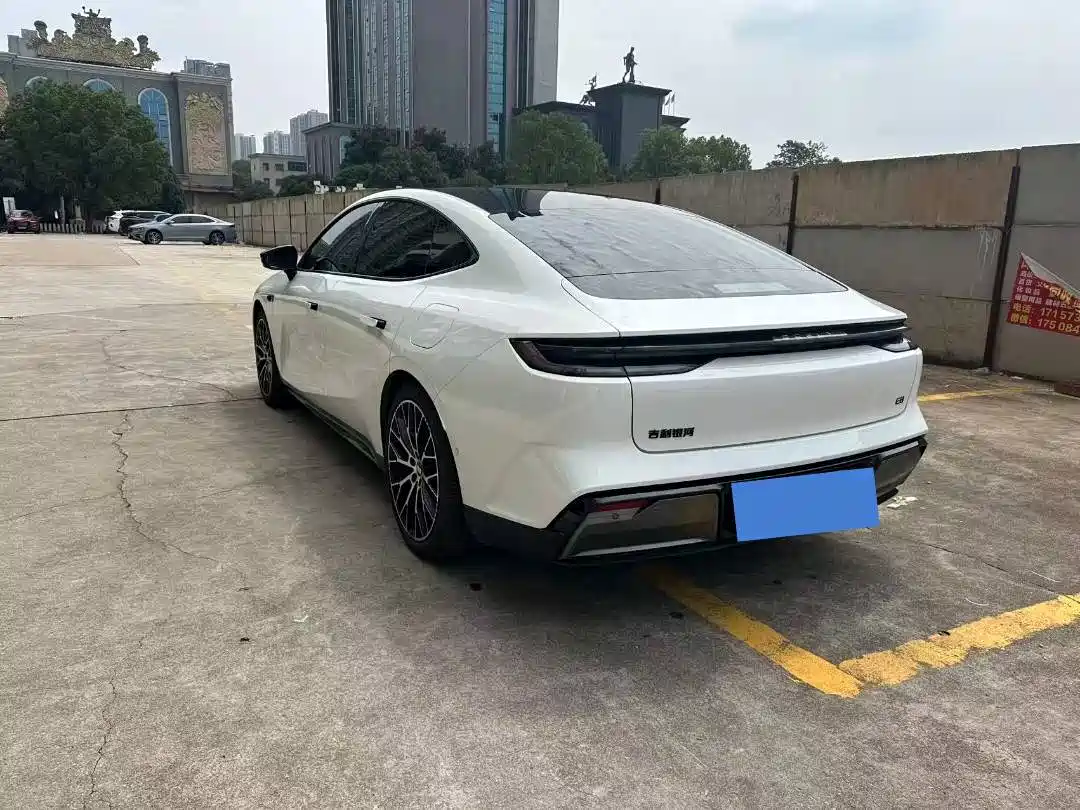 Geely Galaxy Galaxy E8 2025 2025 Model 610km Premium Edition