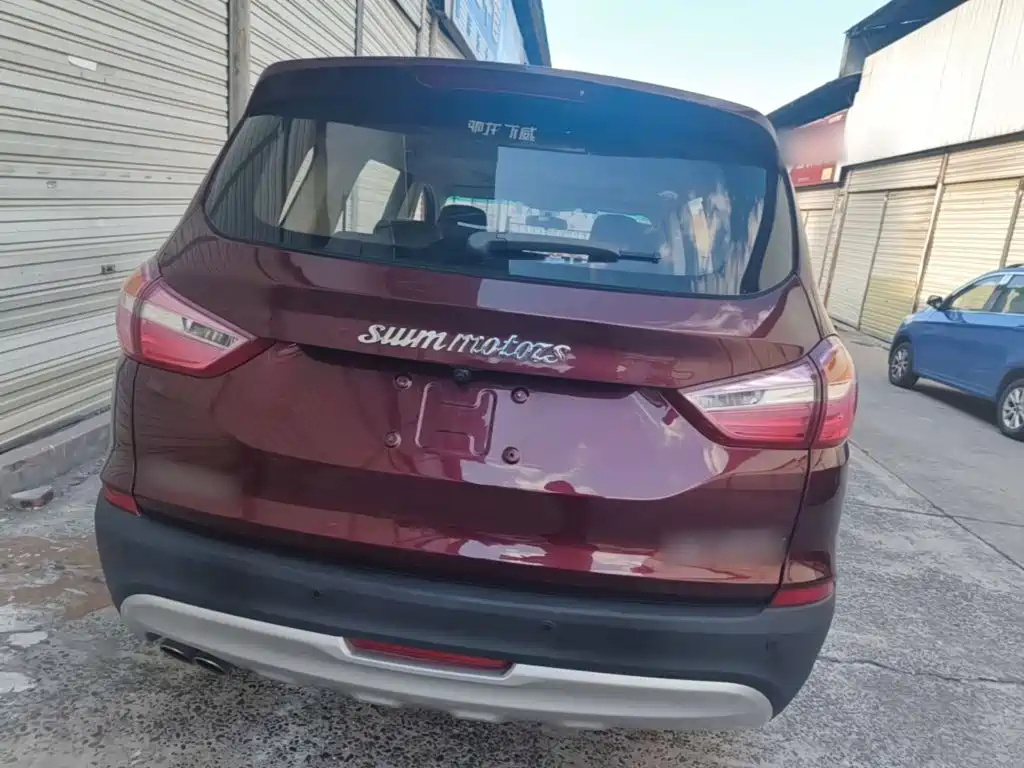 SWM Motor SWM X7 2018 2016 1.8L Manual Luxury 7-seater