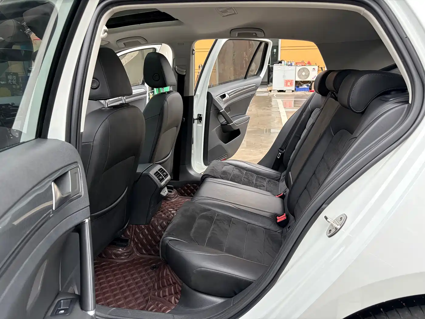 Volkswagen Golf 2020 Beloved Edition 280TSI DSG Luxury фото 13