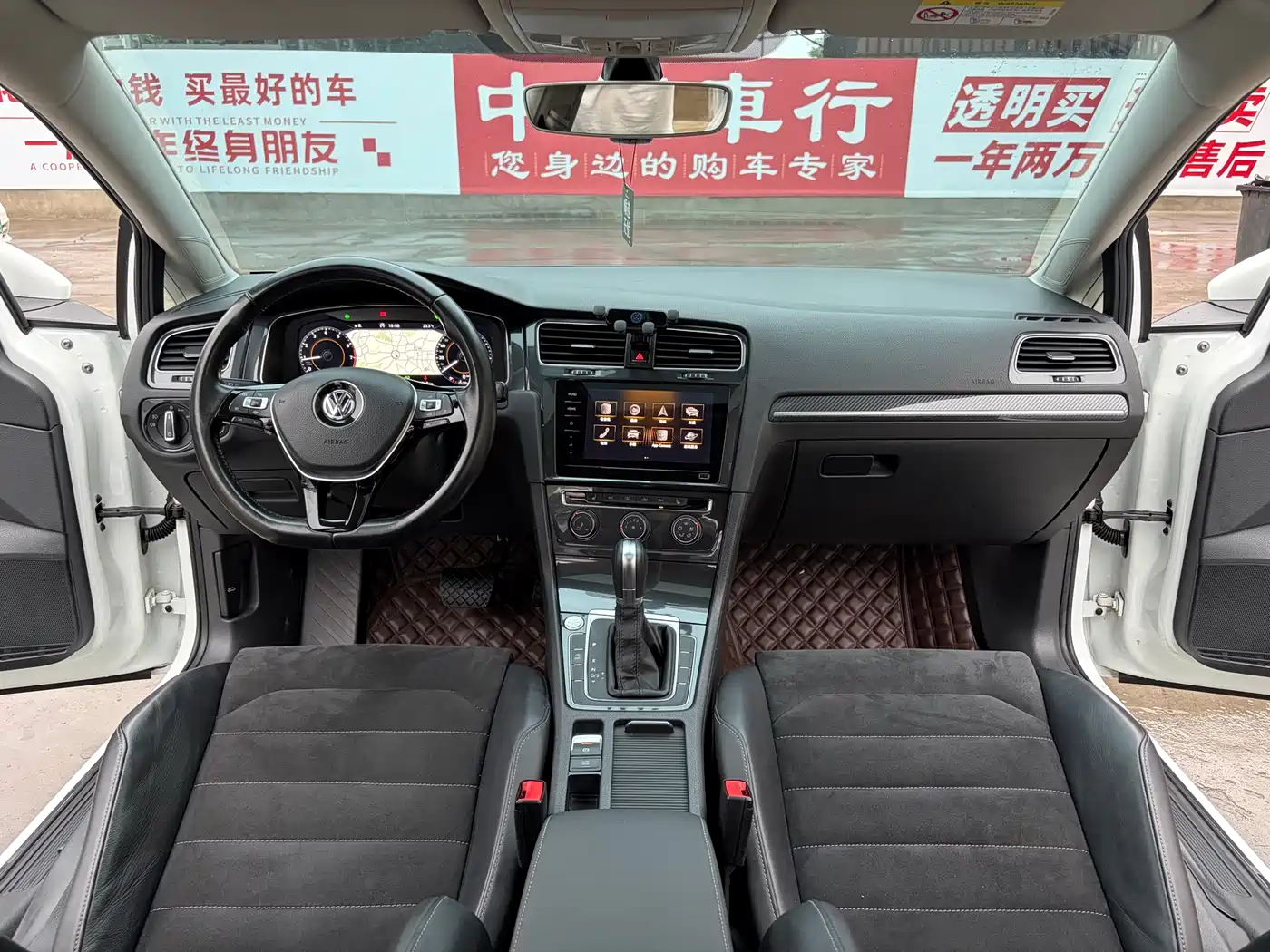 Volkswagen Golf 2020 Beloved Edition 280TSI DSG Luxury фото 8