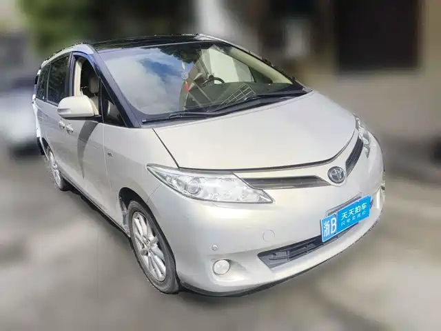 Toyota Previa 2012 3.5L 7-Seater Luxury Model — фото 3