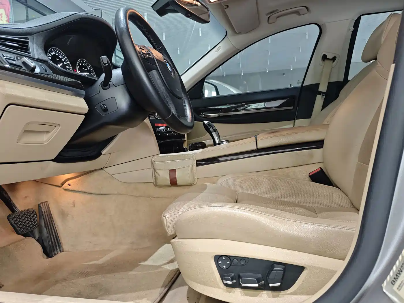 BMW 7 Series 2010 2009 730Li Luxury