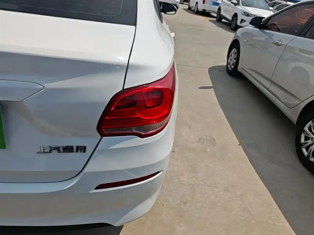 Chevrolet Cavalier 2016 Model 1.5L Automatic Delight Edition фото 8