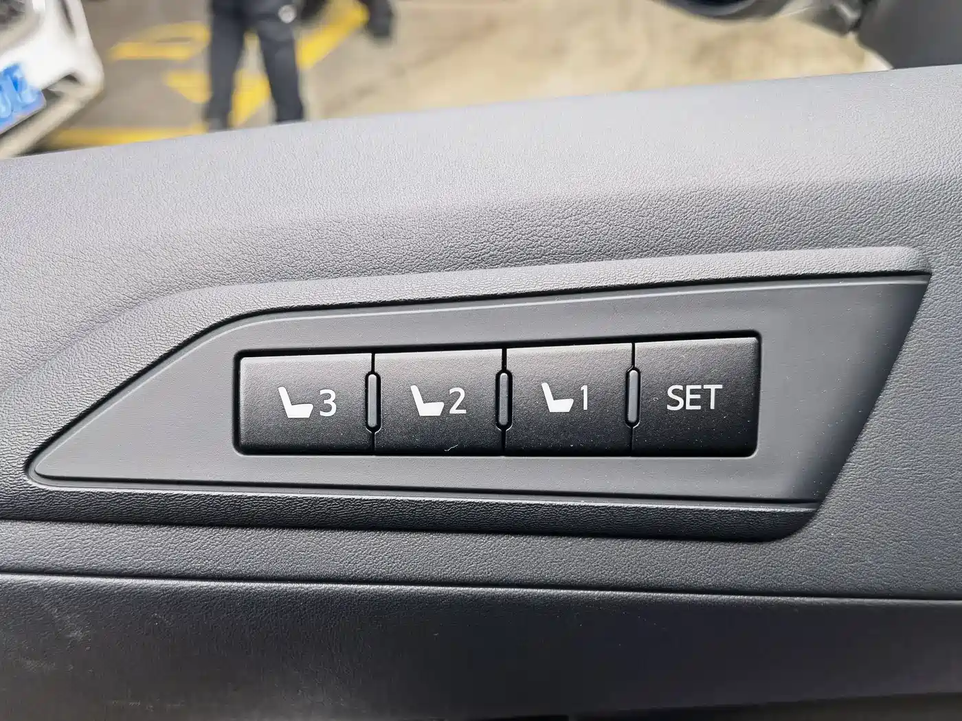 Toyota Alphard 2020 Hybrid 2.5L Premium Edition фото 16