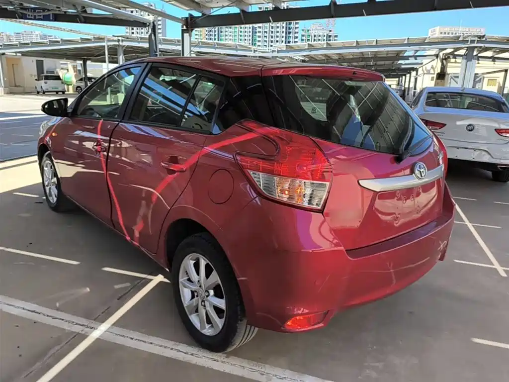 Toyota YARiS L Zhi Xuan 2015 1.5G Auto Sunroof Special Edition фото 5