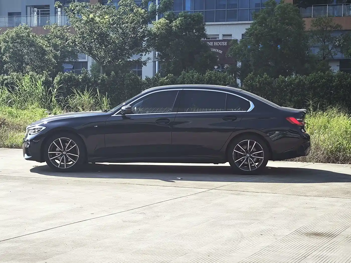 Photo 5 - BMW 3 Series