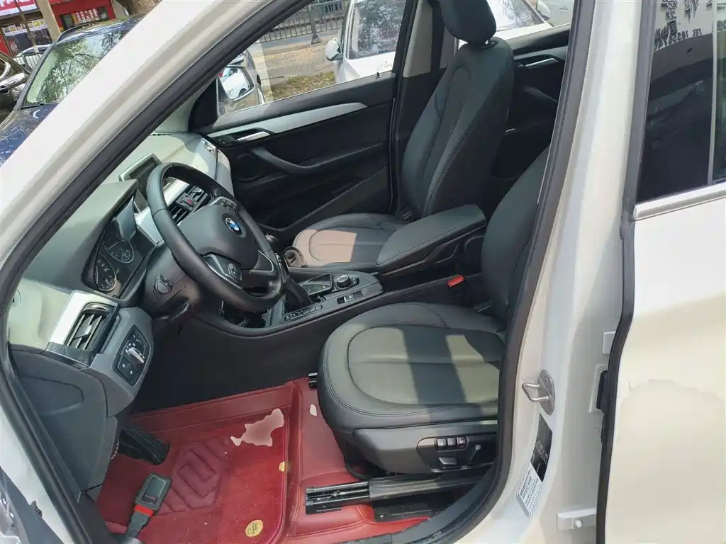 BMW X1 2018 sDrive20Li Leading Model фото 15