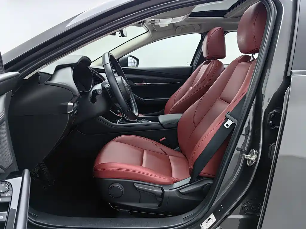 Photo 10 - Mazda Mazda 3