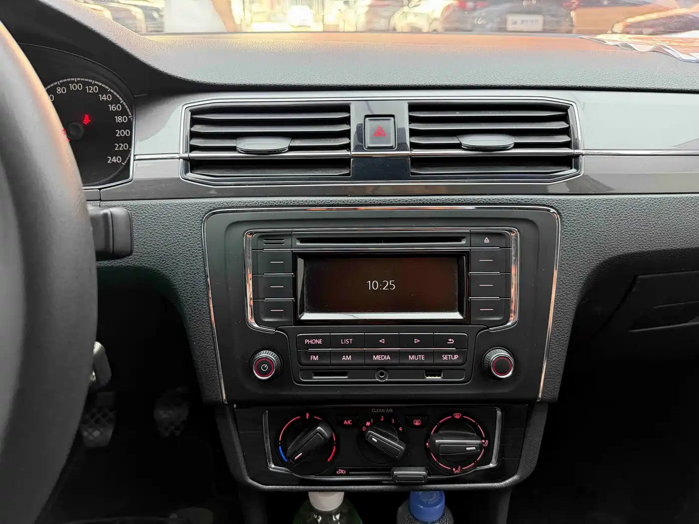 Volkswagen Santana 2016 1.6L Manual Comfort Edition фото 7