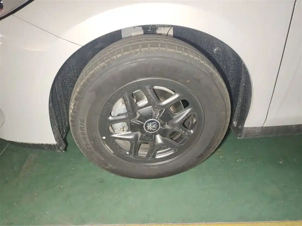 BYD Qin PLUS 2026 DM-i Smart Edition 128KM Progressive фото 25