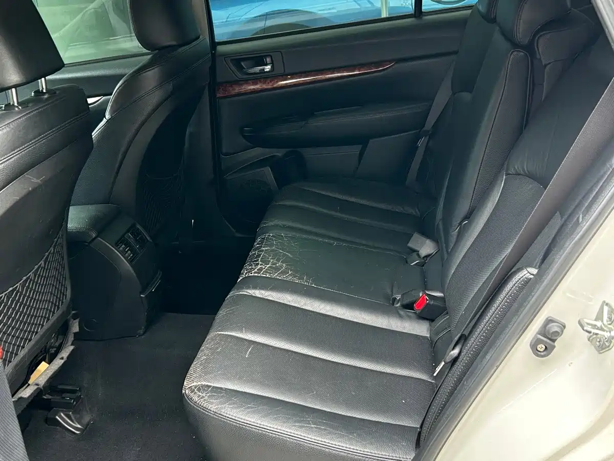 Subaru Outback 2010 2010 2.5i Luxury