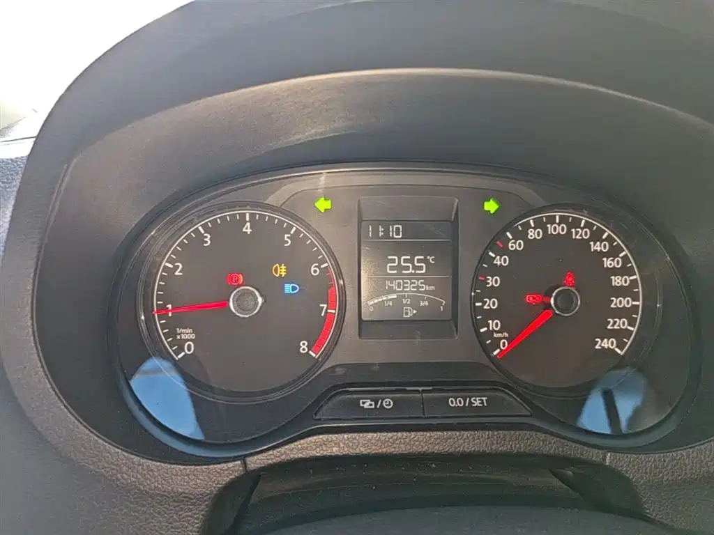 Volkswagen Polo 2018 1.5L Manual Safe Drive фото 12