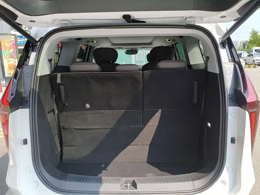 SAIC Maxus Maxus G70 2023 2024 Model 2.0T Automatic Flagship 7-Seater