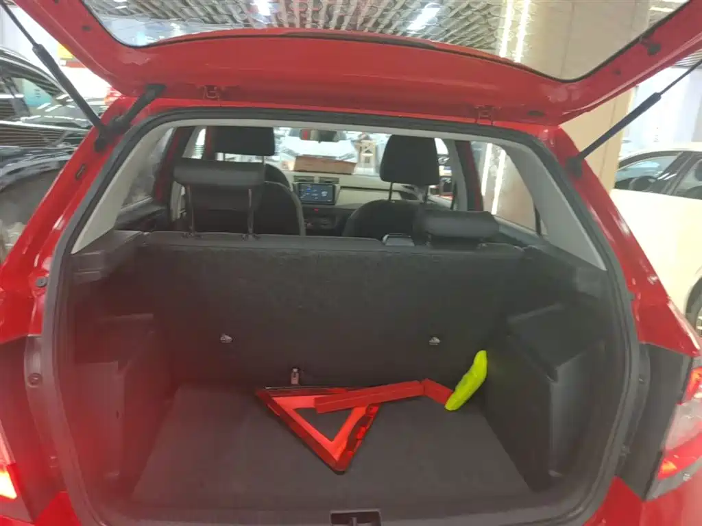 Škoda Fabia 2017 1.4L Auto Car Enjoy Edition фото 19