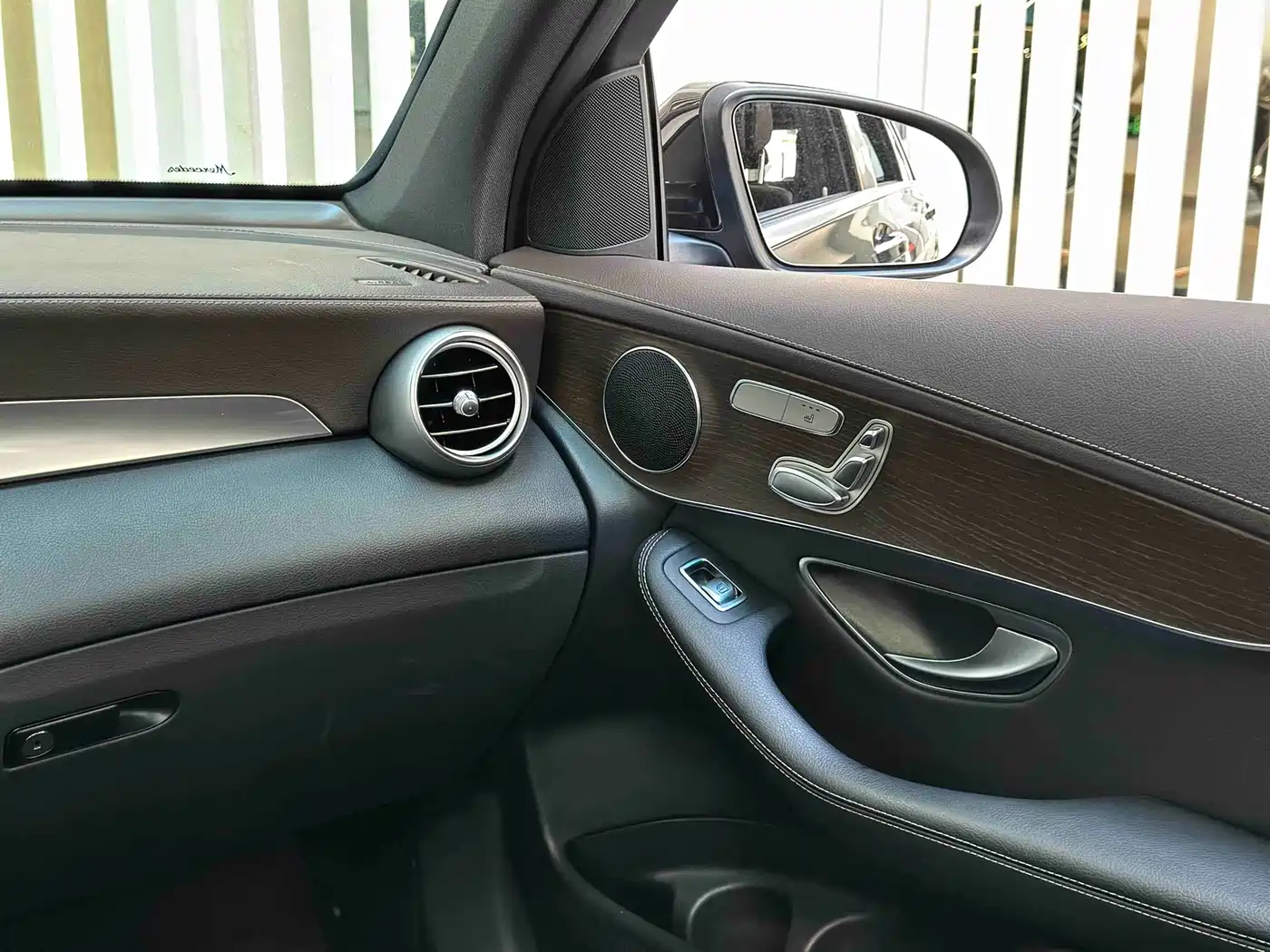 Mercedes-Benz GLC 2022 Facelift GLC 300 L 4MATIC Dynamic Collector's Edition фото 16