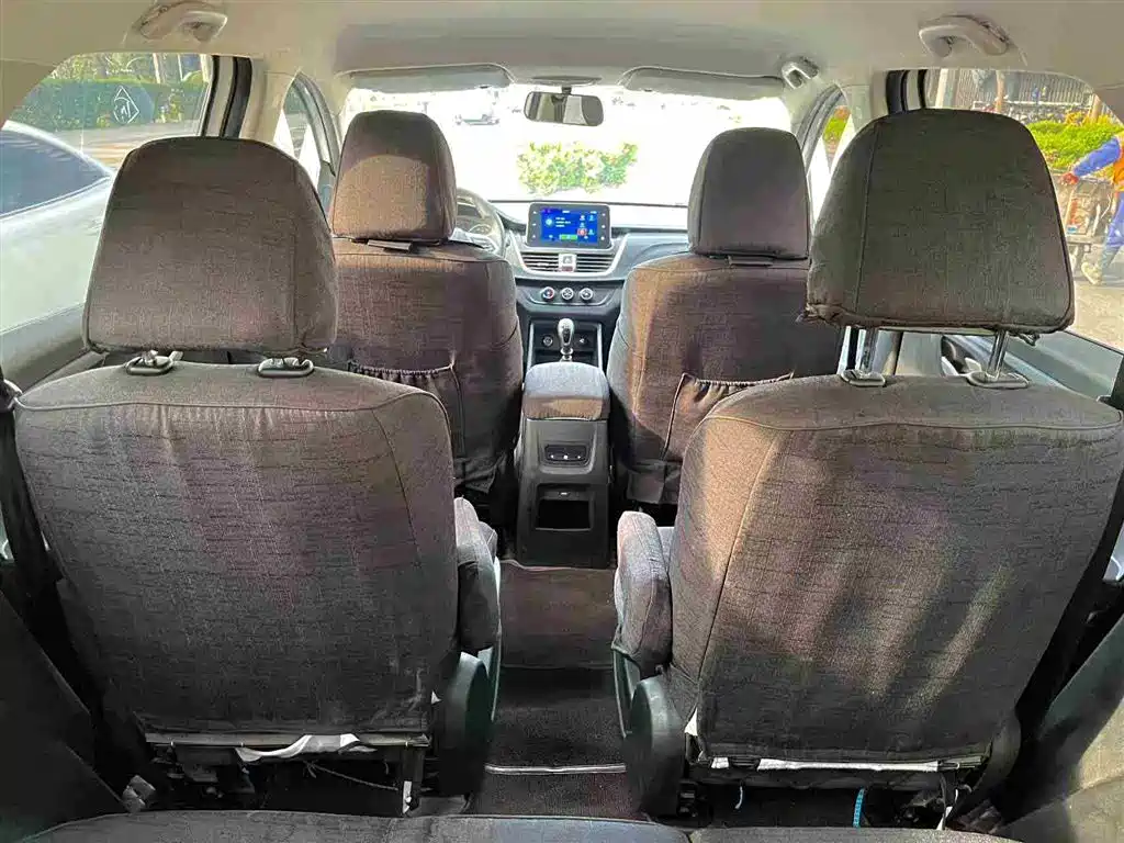 Baojun 730 2019 1.5L Manual Fashion Edition 7-Seater China VI фото 9