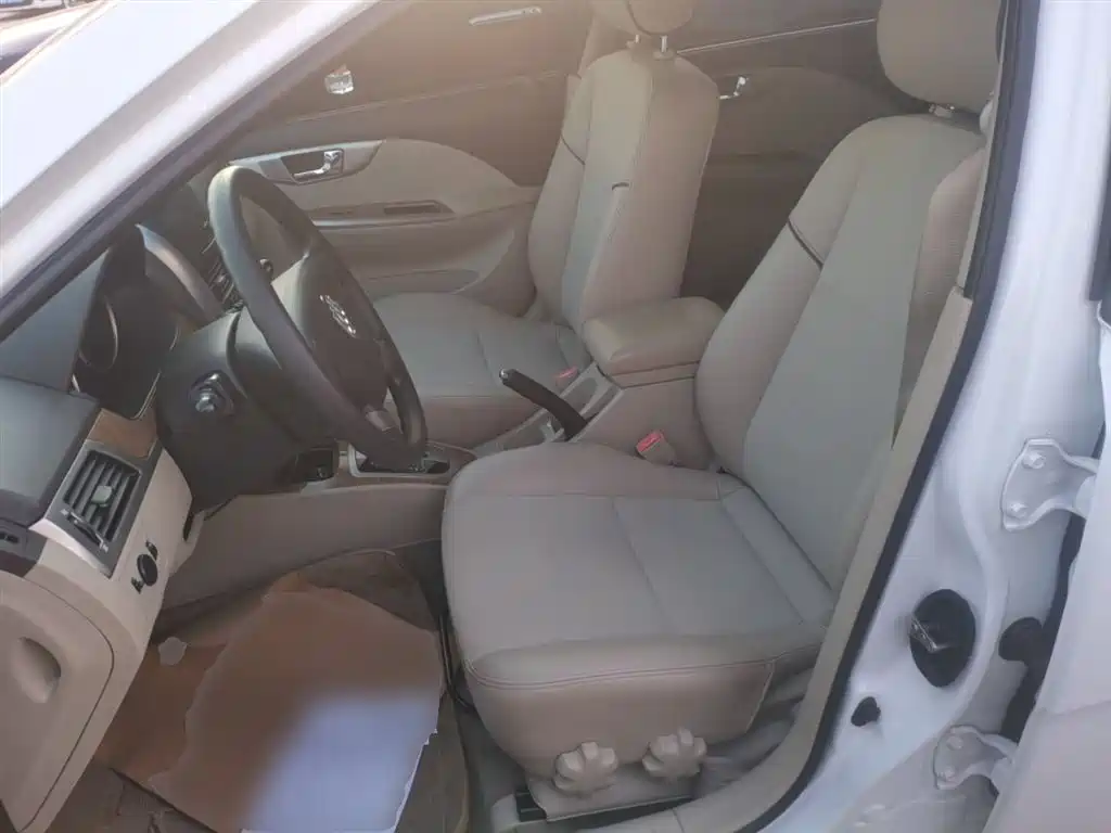 Buick Excelle 2015 1.5L Automatic Classic фото 15
