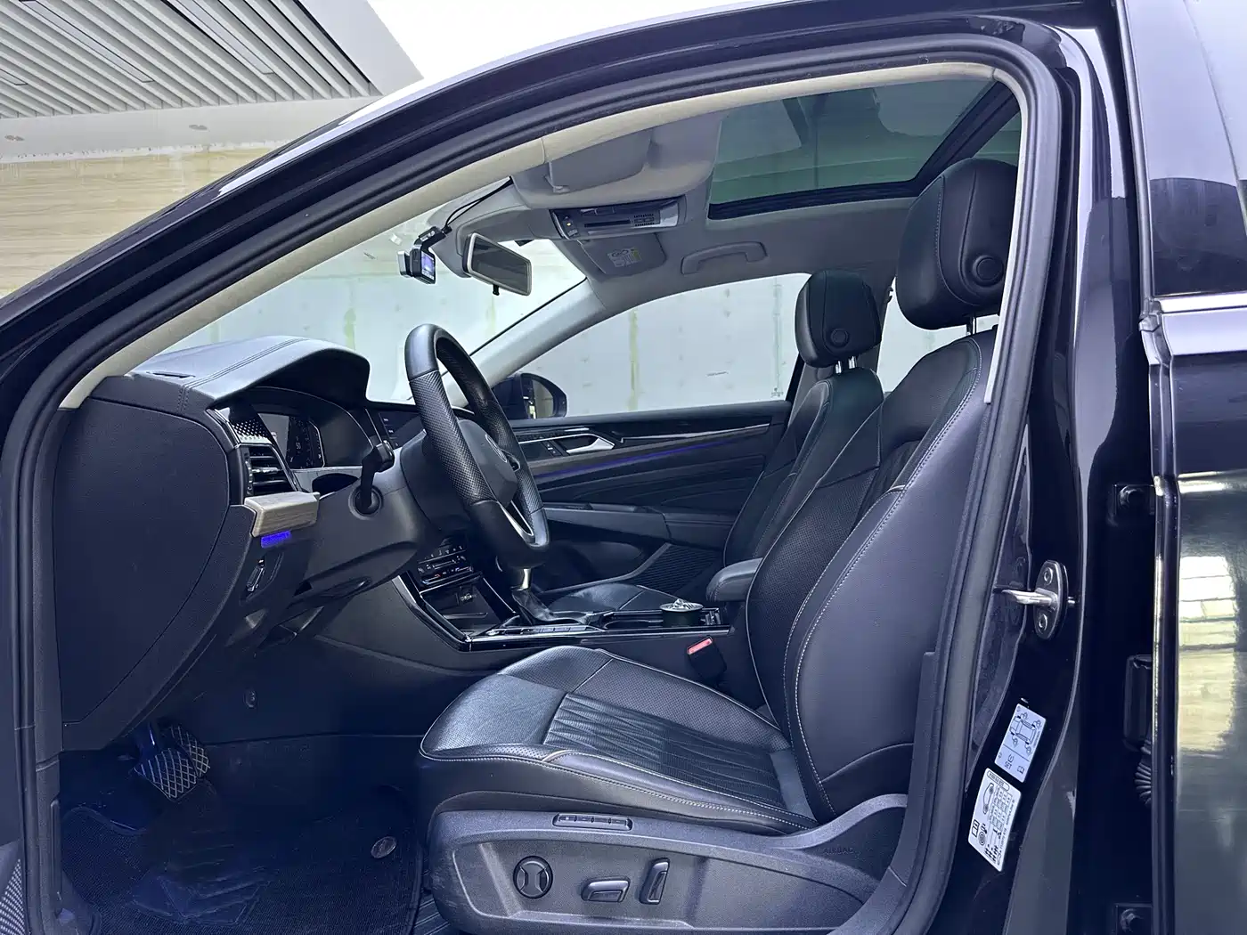 Volkswagen Passat 2020 330TSI Luxury Edition China VI фото 8