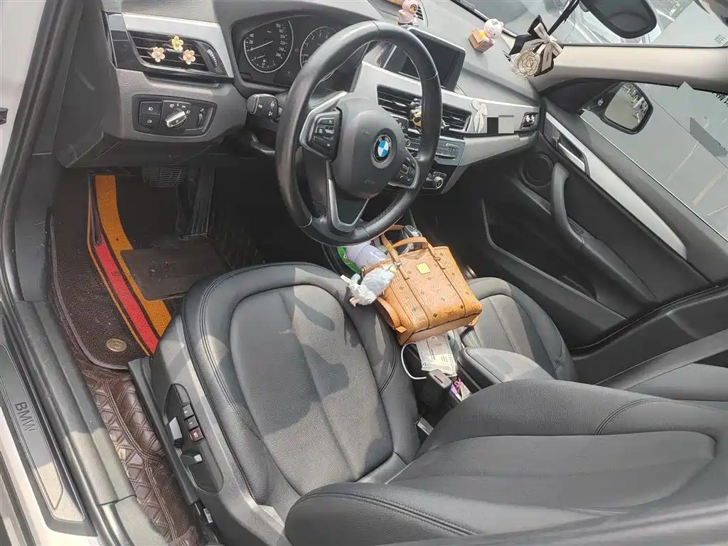 BMW X1 2018 sDrive20Li Leading Model фото 5