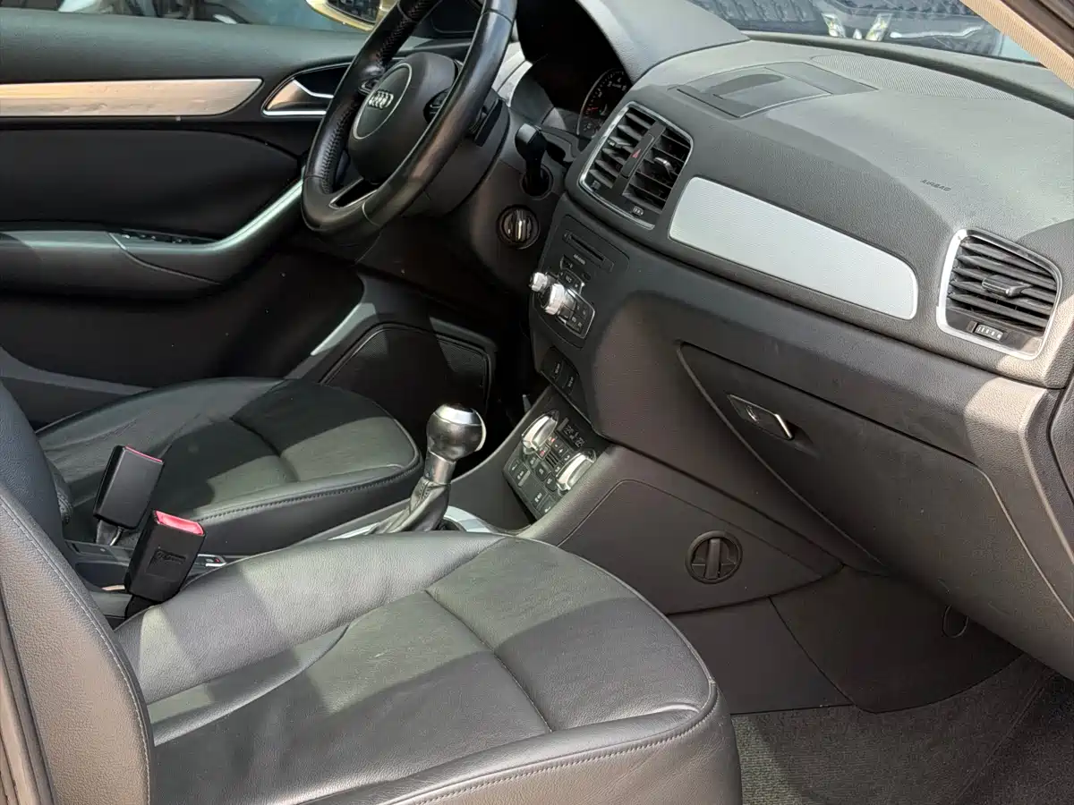 Photo 7 - Audi Q3