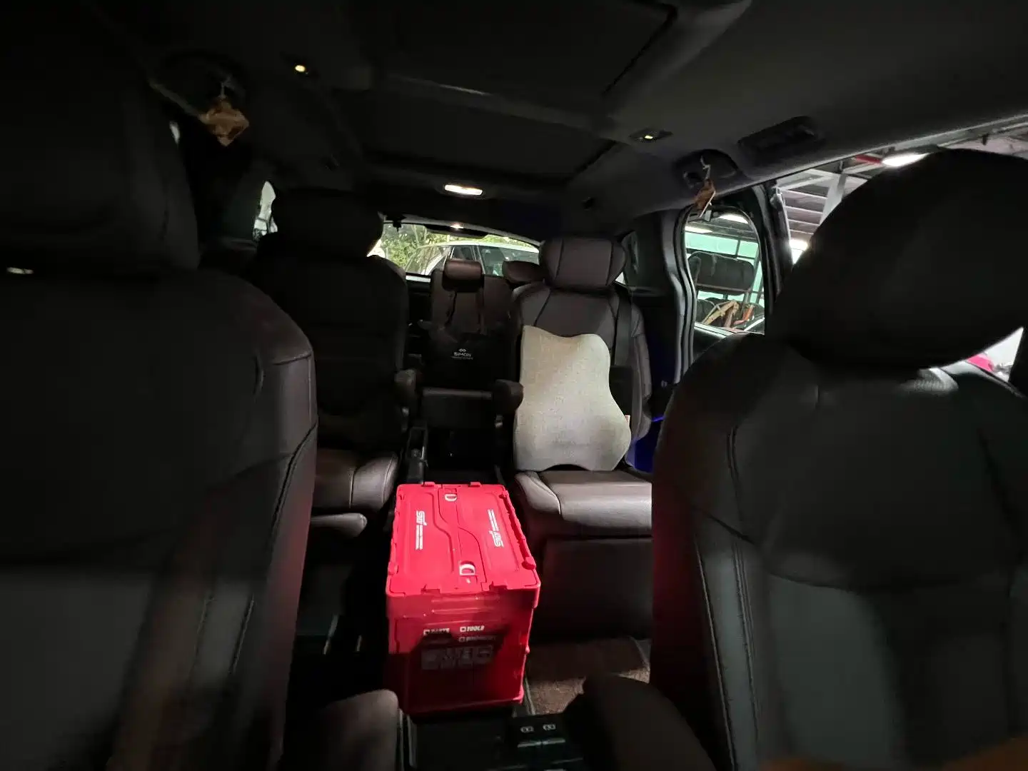 Фото 4 - Toyota Granvia