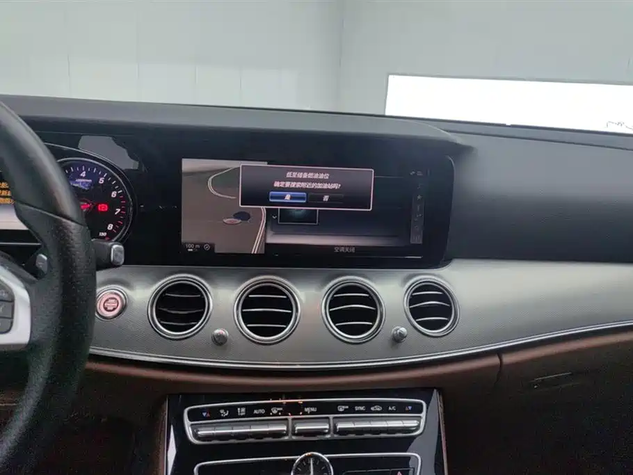 Mercedes-Benz E-Class 2017 E 200 Sport фото 13