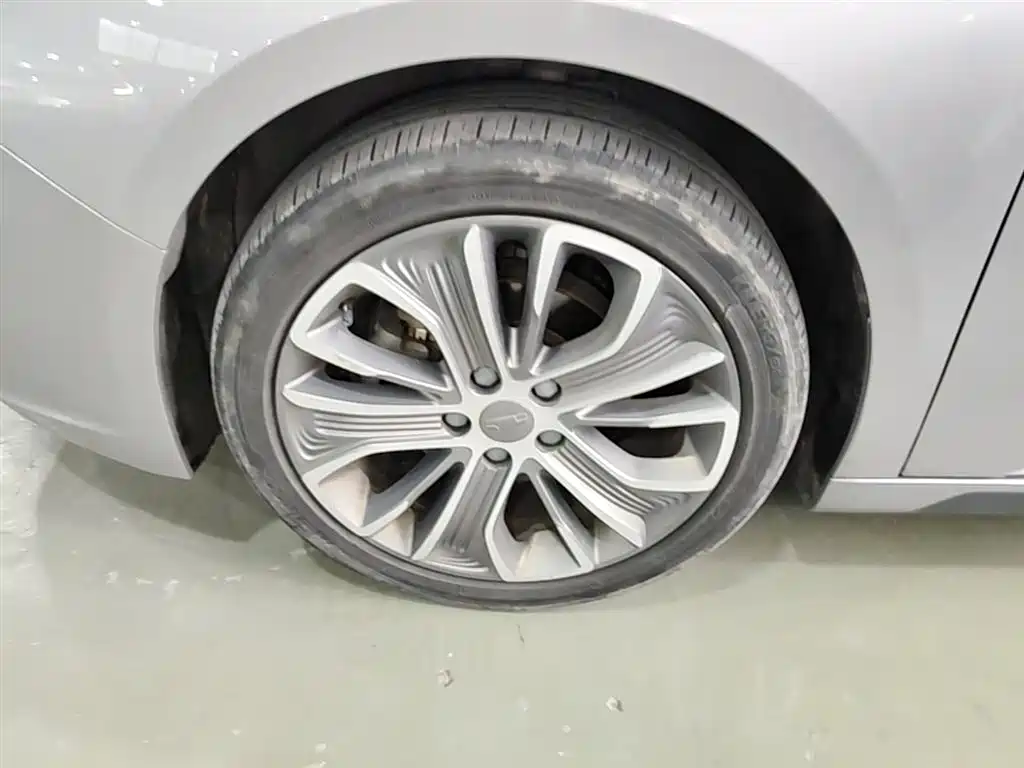 Фото 23 - Geely Geometry A