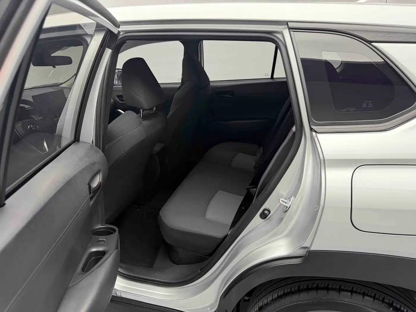 Toyota Frontlander 2024 2.0L Smart Hybrid Dual Engine Leading Edition фото 10