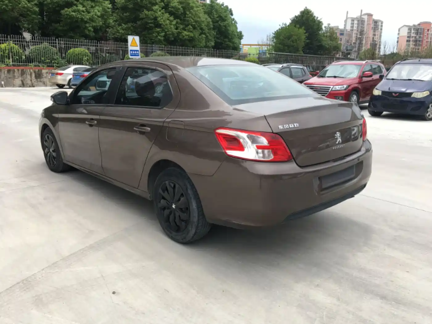 Peugeot 301 2014 1.6L Automatic Comfort Edition фото 10