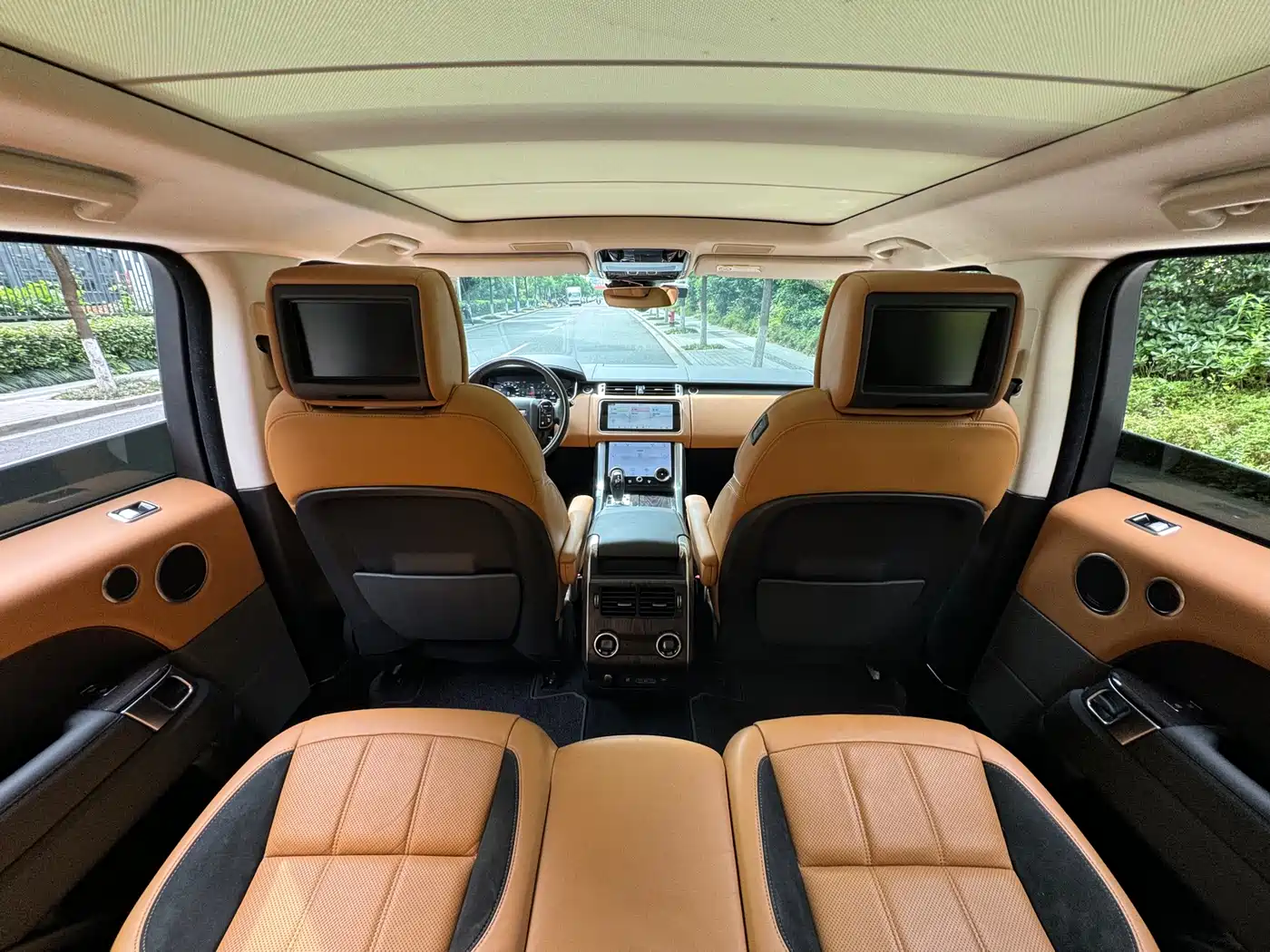 Land Rover Range Rover Sport 2022 3.0 L6 Gloss Black Edition фото 12