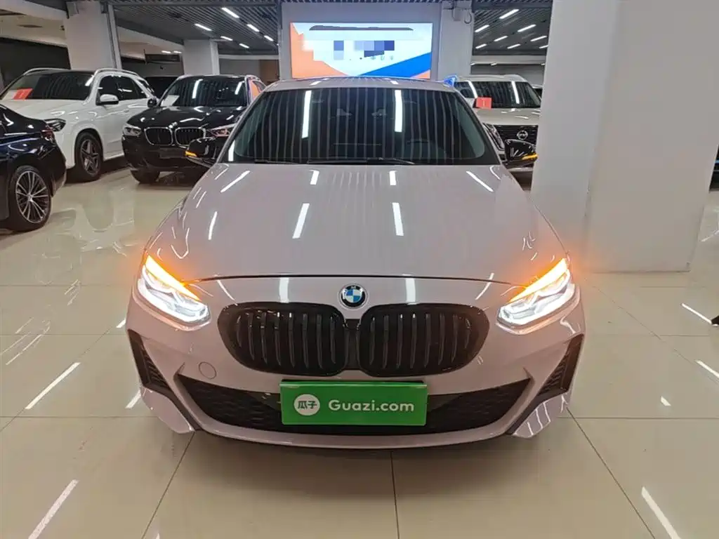 BMW 1 Series 2022 125i M Sport Shadow Edition фото 3