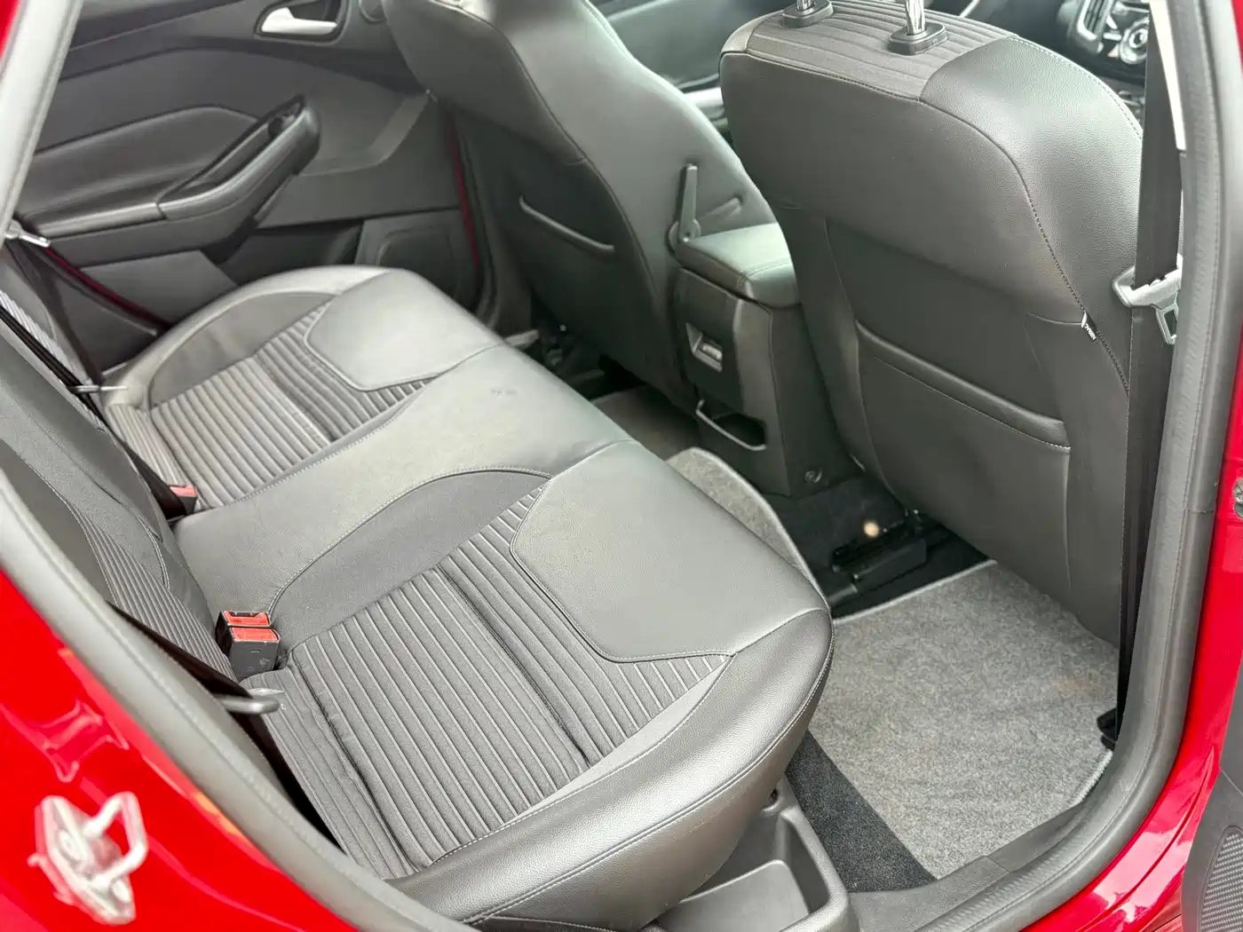 Photo 12 - Ford Focus