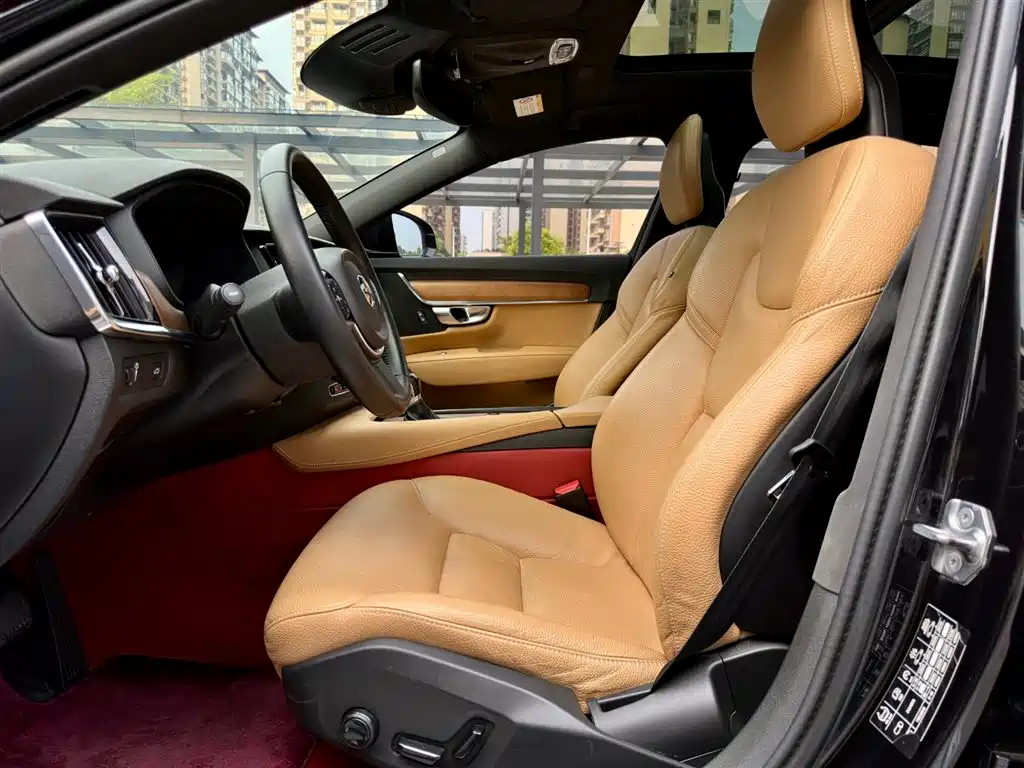 Фото 9 - Volvo S90