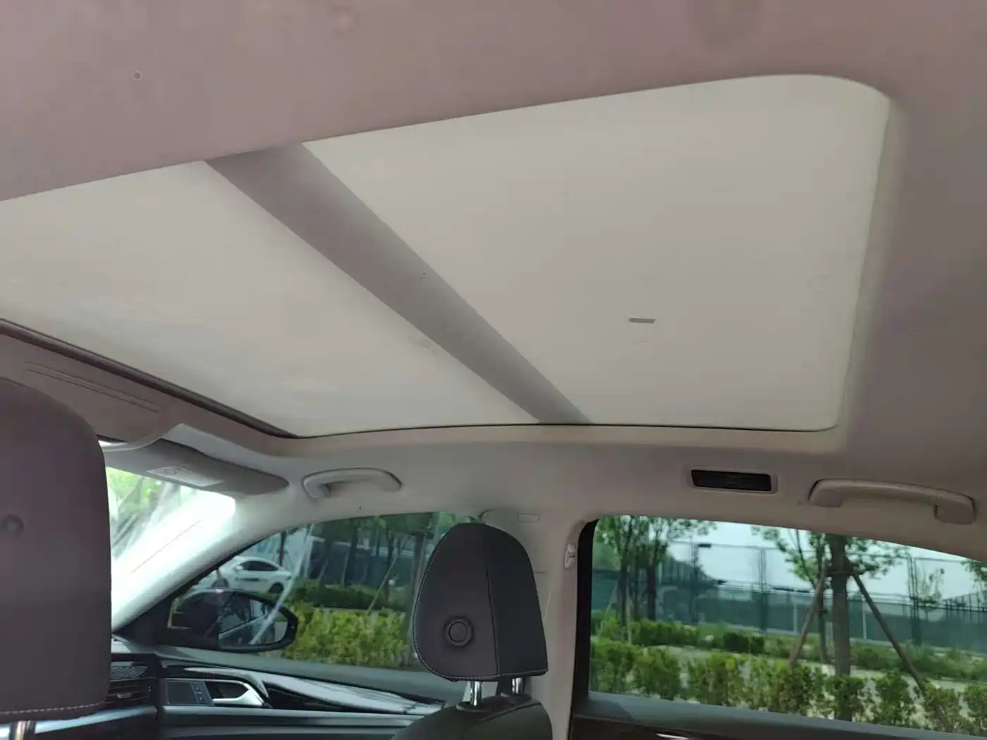 Volkswagen Passat 2022 330TSI Starlight Elite Edition фото 15