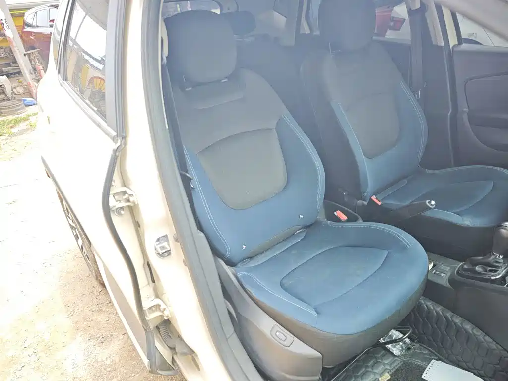 Renault Captur 2016 2015 1.2T Automatic Comfort Limited Edition