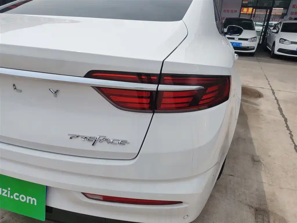 Фото 7 - Geely Preface