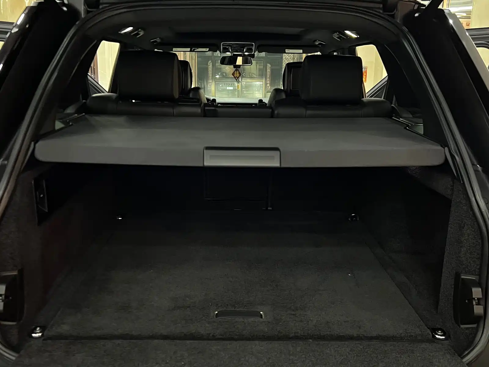 Photo 13 - Land Rover Range Rover