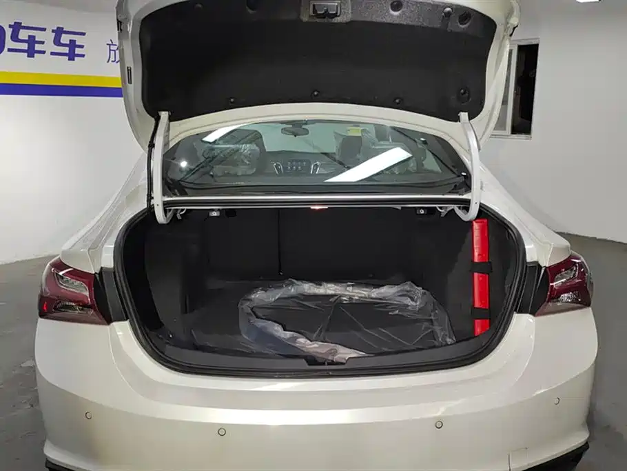 Chevrolet Malibu XL 2023 1.5T RS Edition фото 4