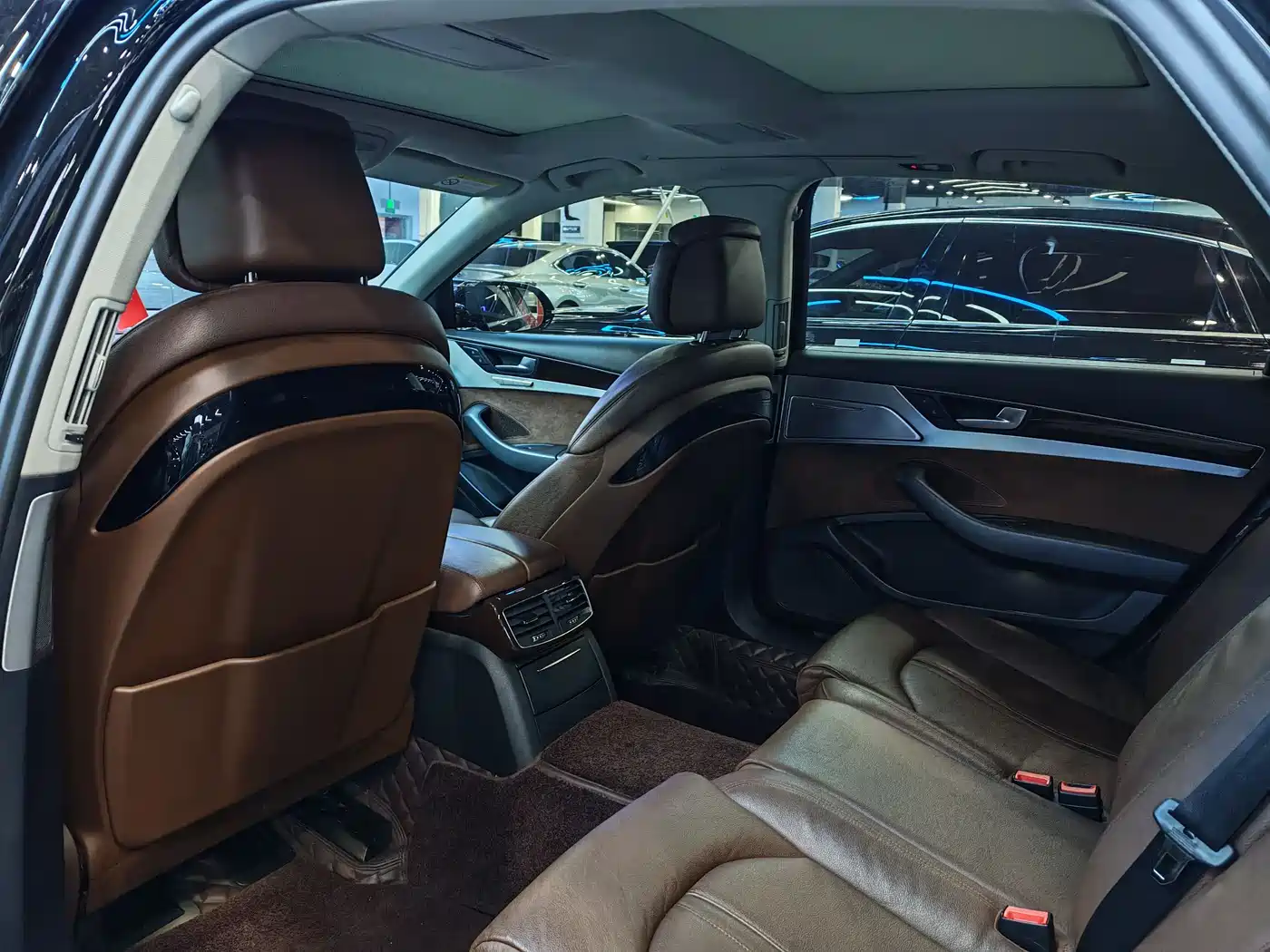 Audi A8 2017 A8L 45 TFSI quattro Comfort фото 11