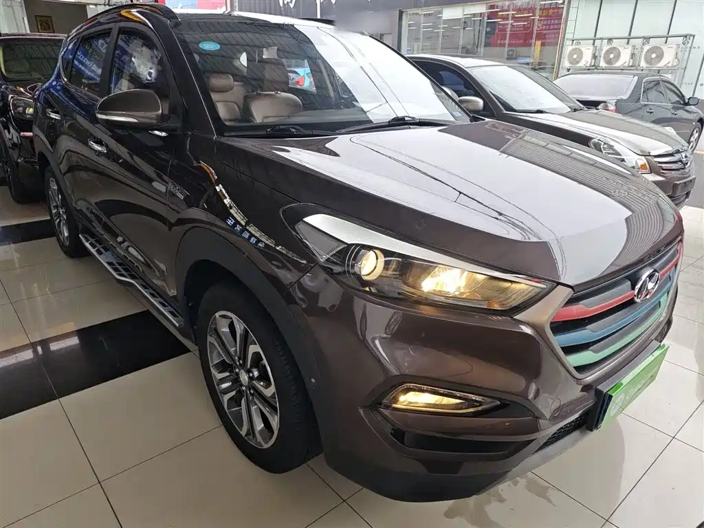 Hyundai Tucson 2015 1.6T Dual Clutch 2WD Leading фото 4