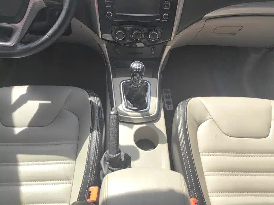 Dongfeng Fengxing Fengxing S500 2018 2017 1.5L Manual Luxury