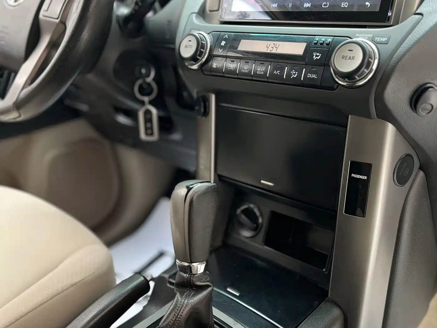 Toyota Prado (Import) 2010 2.7L Automatic Standard фото 15
