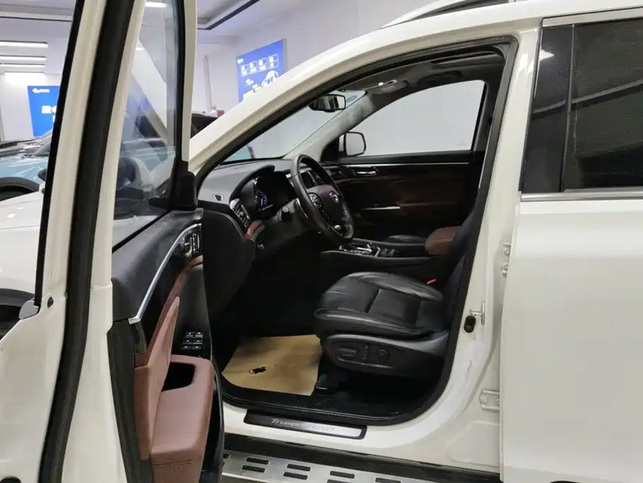 GAC Trumpchi Trumpchi GS8 2017 2017 320T 2WD Luxury Smart Connect (7-seater)