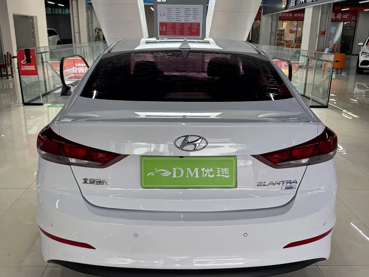 Hyundai Elantra 2016 Model 1.6L Automatic Smart Elite фото 8