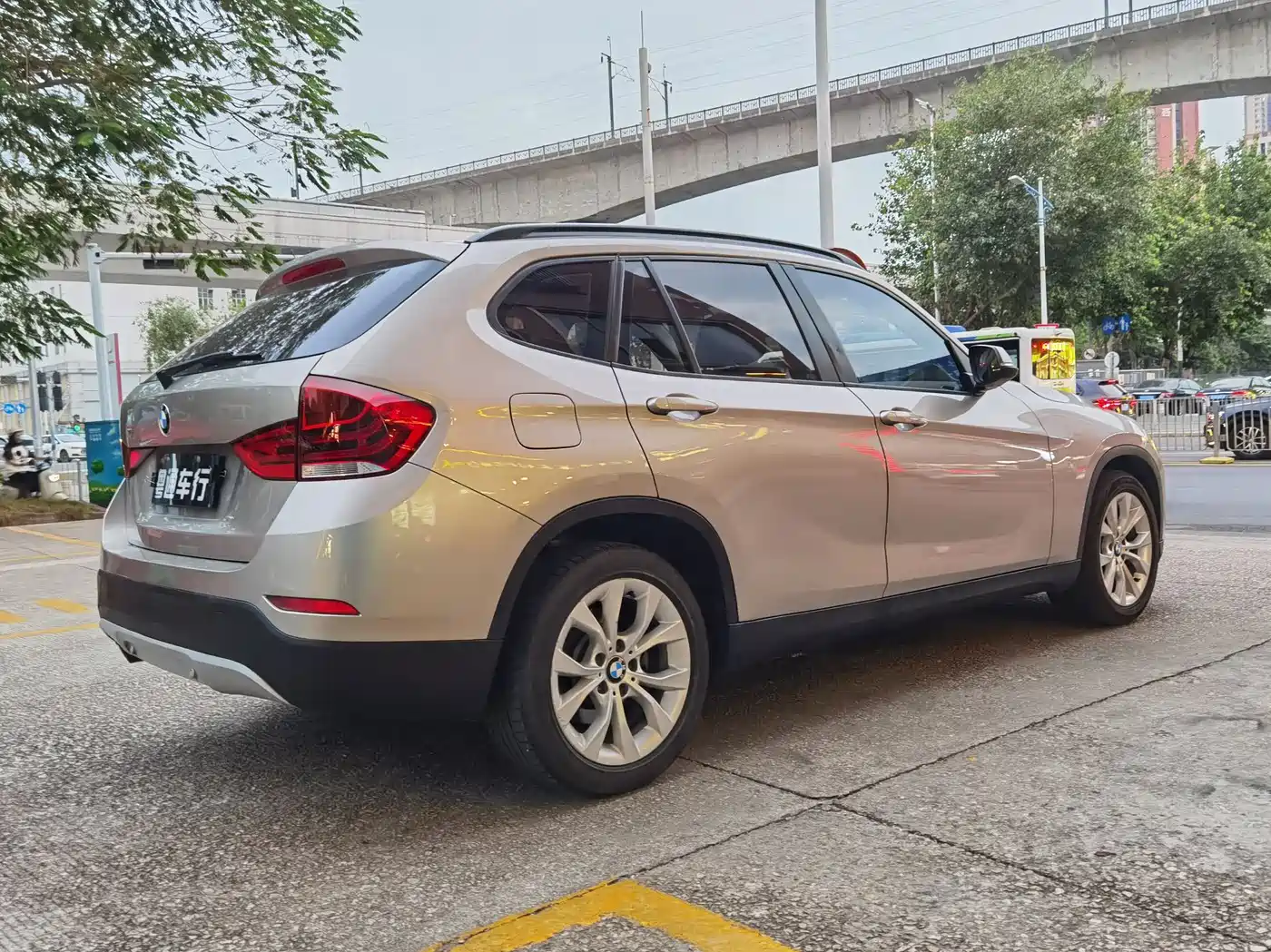 BMW X1 2013 sDrive18i Fashion фото 4