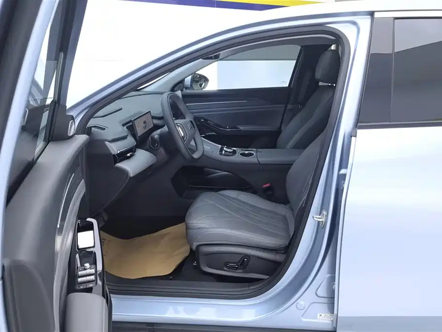 Geely Galaxy Galaxy L6 2025 EM-i 140km Starship Edition фото 9