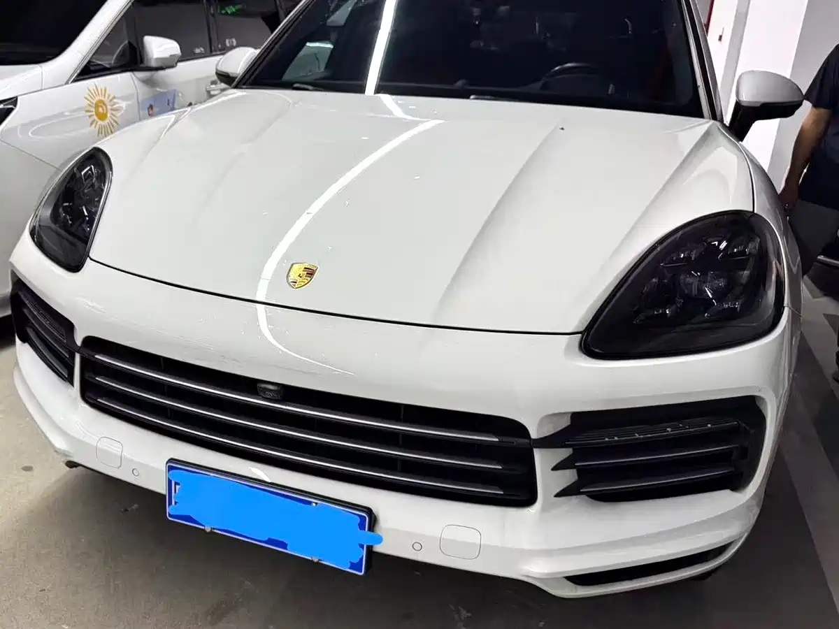 Фото 1 - Porsche Cayenne